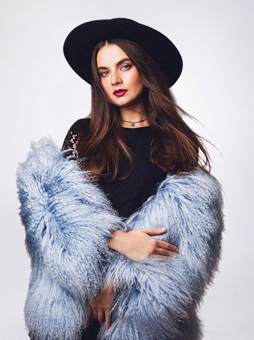 Fashionable long haired jacket